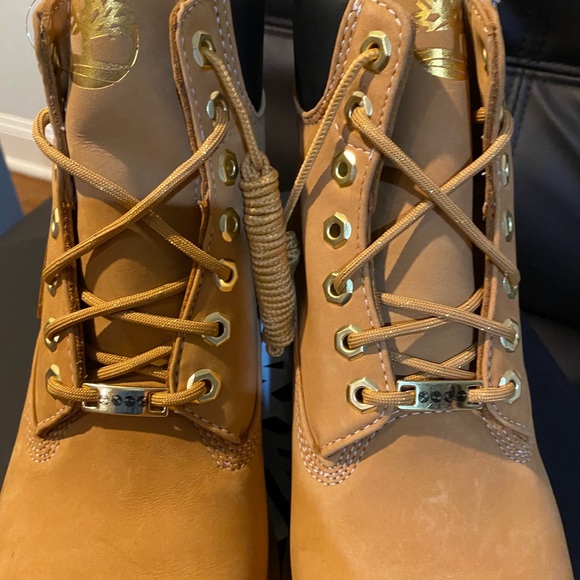 Timberland Premium 6” Warm Lined Boot Wheat - Picture 4 of 5